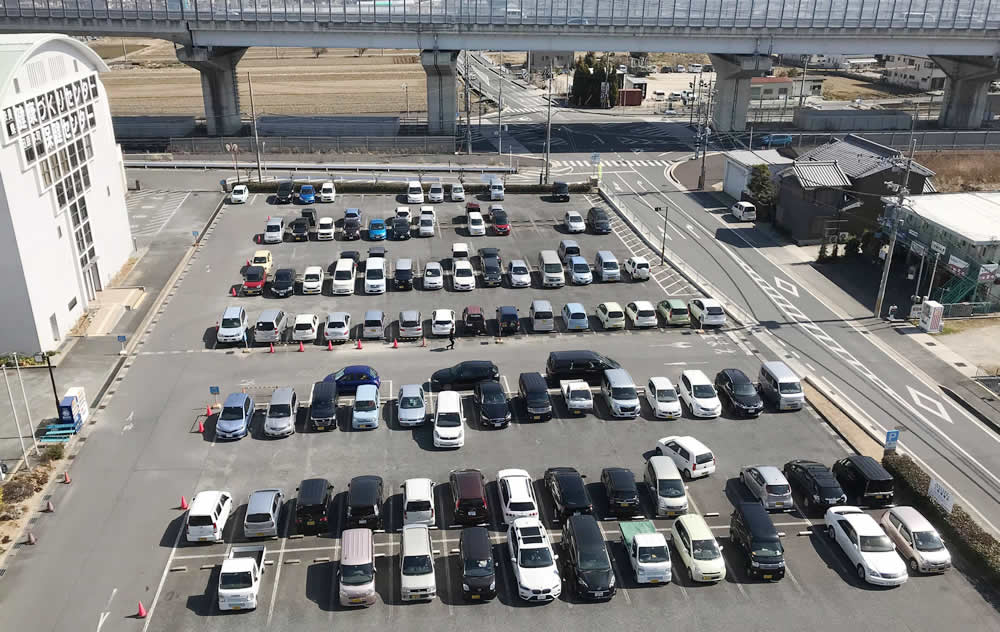 駐車場全景